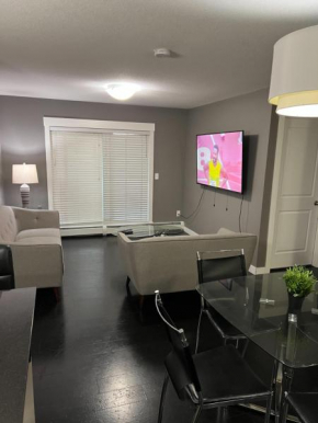 Lovely 2 bedroom 2 bathroom plus den